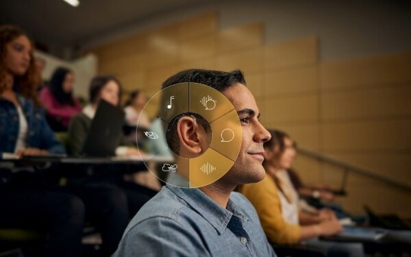 降噪新科技，轻松听清晰，潜能发展更可期----科利耳Nucleus™ 8以创新聆听赋能成长